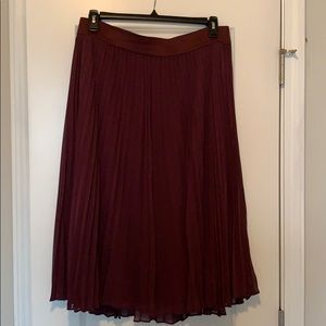 Maroon pleated skirt